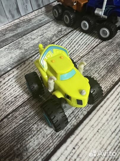 Вспыш и чудо машинки оригинал Mattel