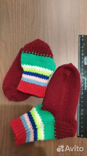 Новые шерстяные носки и варежки
