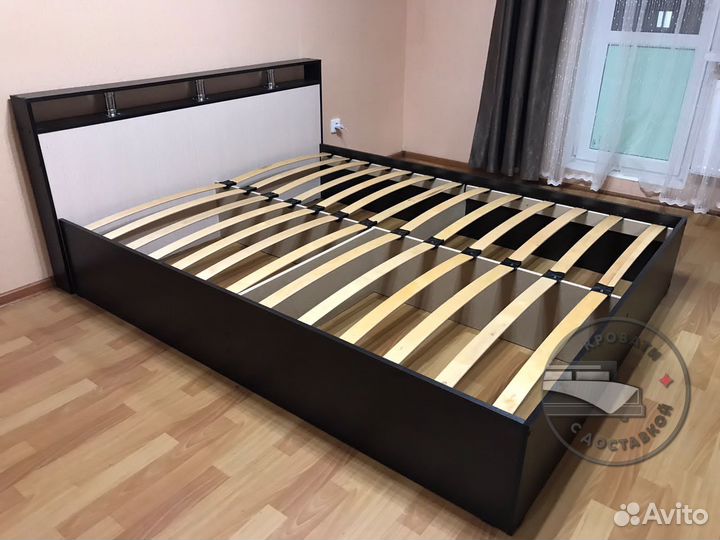 Кровать
