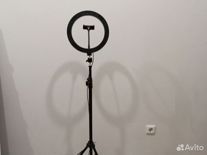 Кольцевая лампа диаметр кольца 26 см. Немного б/у
