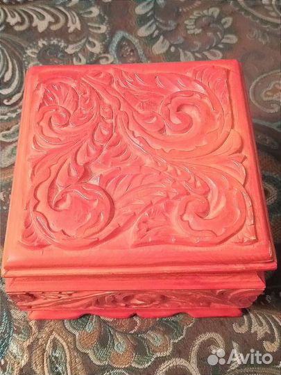 Шкатулка деревянная ручной работы резная