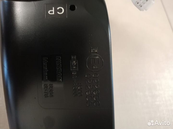 Продам зеркало правое на Nissan X-Trail