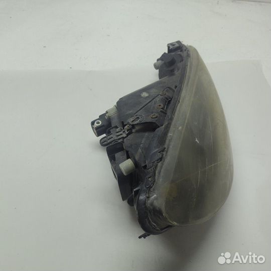 Фара галогеновая передняя правая Peugeot 206 2006