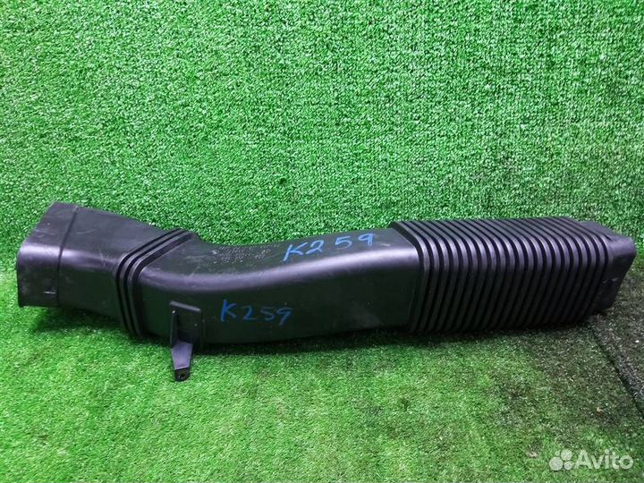 Патрубок воздушного фильтра BMW 5 F10/F11 (2009-2