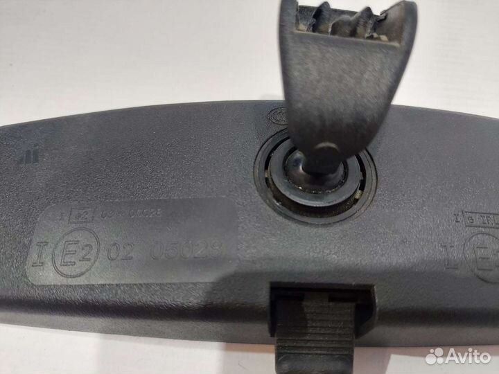 Зеркало салона Renault Logan