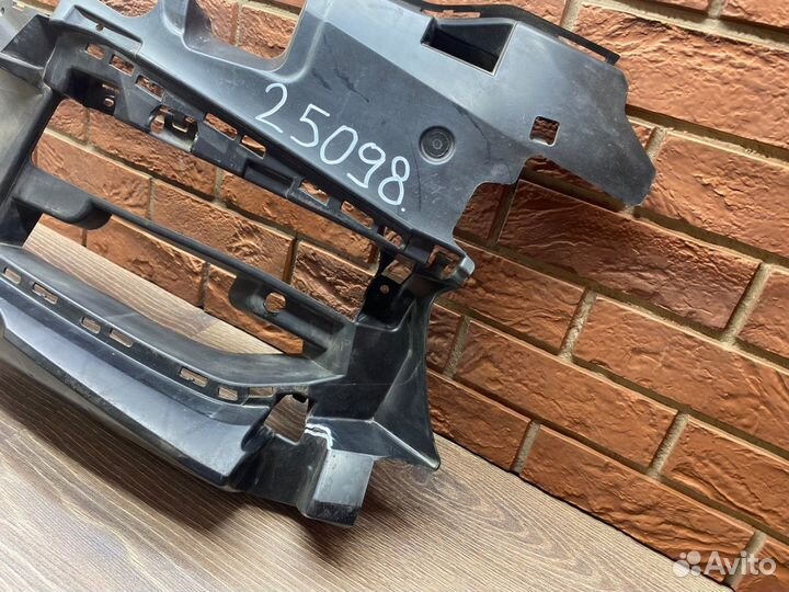 Кронштейн пер бампера прав Bmw 5 G30 16-20 M-Pack