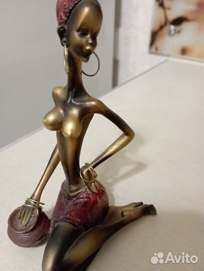 Cтатуэтка негритянка