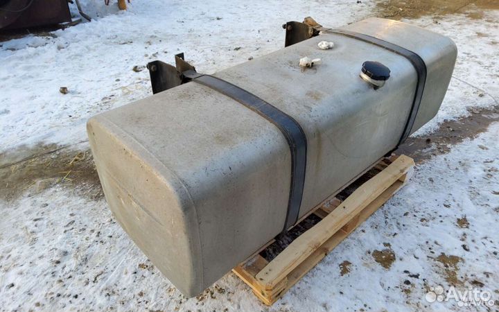 Топливный бак 650 литров