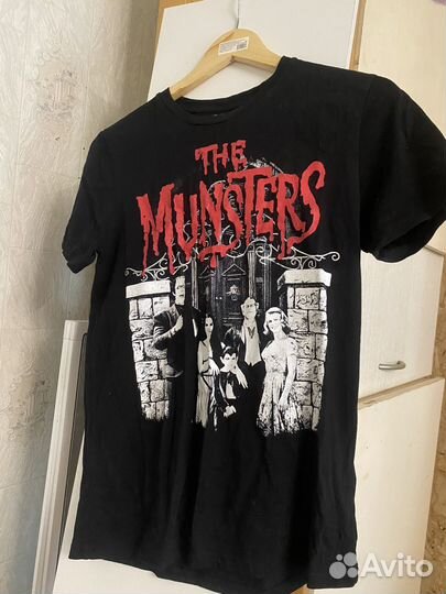 Много разной одежды