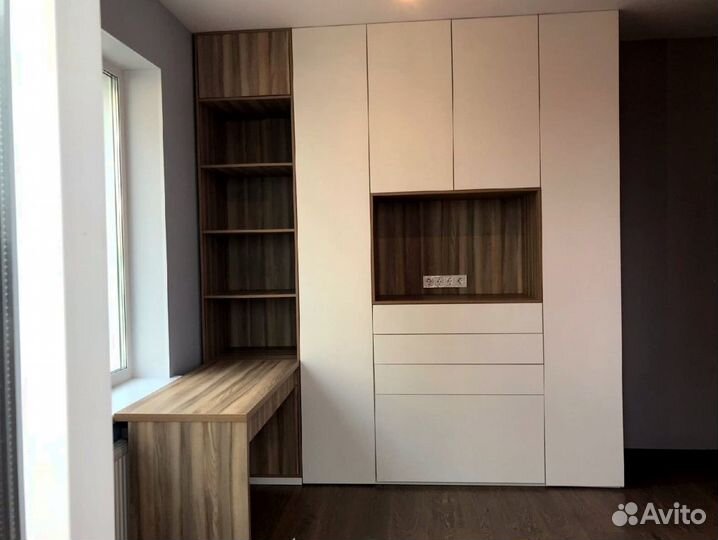 Рабочая зона у окна