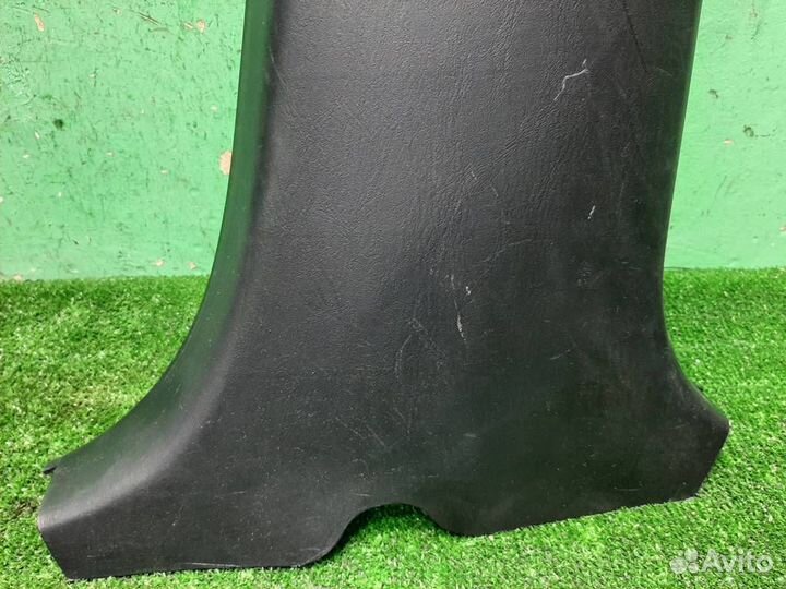 Обшивка правой стойки Lexus RX300 (MCU15) 2002