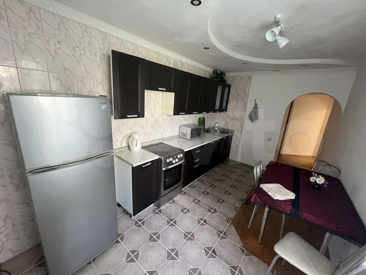 3-к. квартира, 90 м², 2/6 эт.