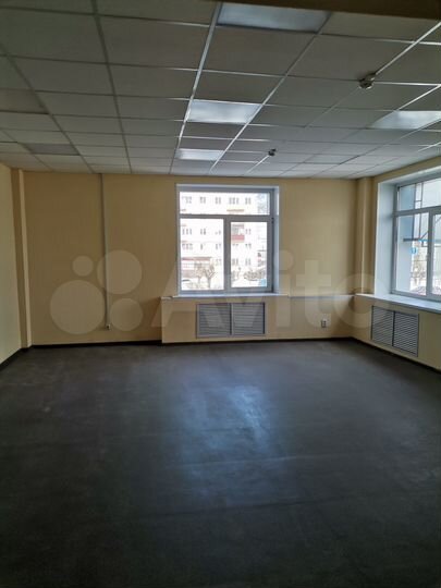 Помещение на красной линии, 43 м²