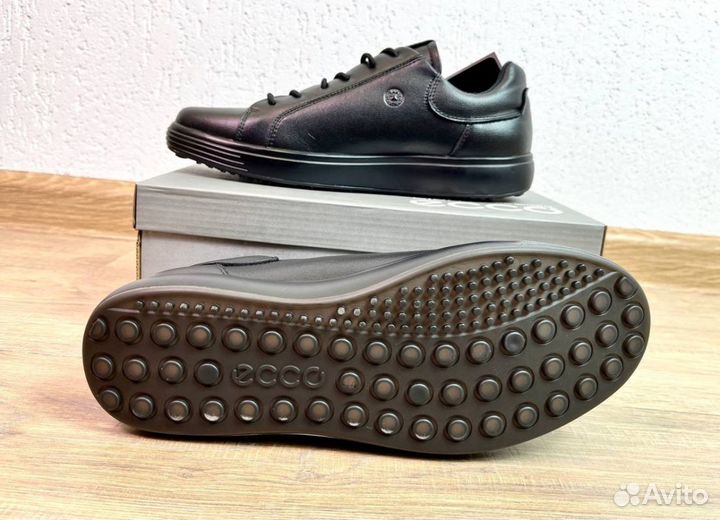 Кроссовки Ecco модные