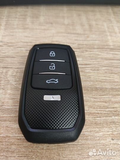 Ключ новый для Toyota Camry Rav4 LC, LC Prado