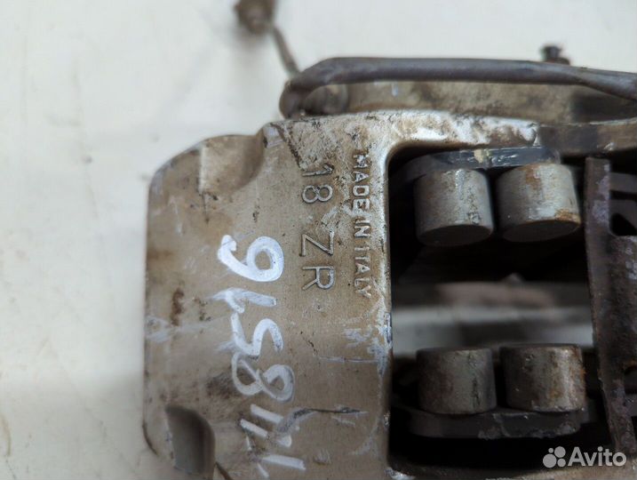 Суппорт правый передний Porsche Cayenne, 2005