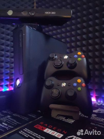 Xbox 360 slim + 2 джойстика + kinect