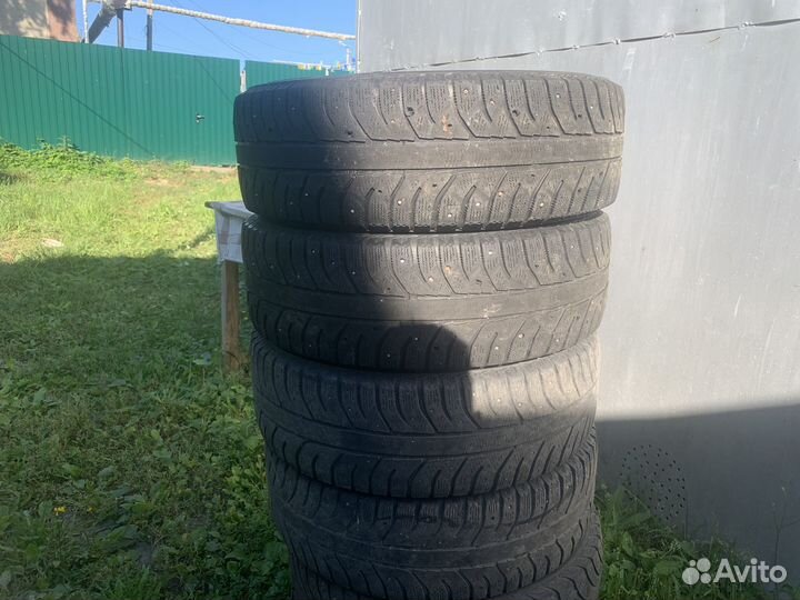 Bridgestone Ice Cruiser 7000 195/65 R15