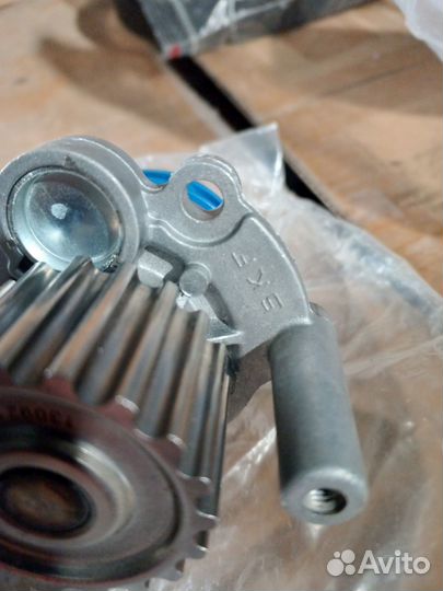 Водяной насос помпа SKF vkpc81626