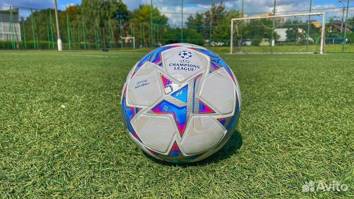 Футбольный мяч adidas лига чемпионов 2023/24