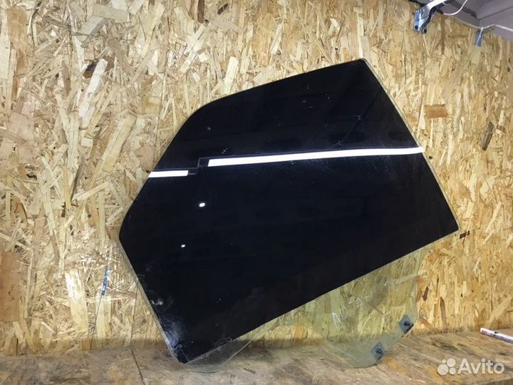 Стекло двери заднее правое Renault Logan седан