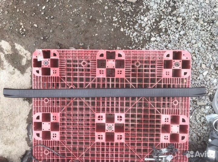 Накладка на порог багажника задняя Toyota Hiace