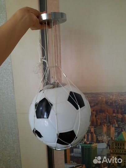 Продам люстру