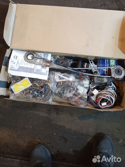 Универсальные электростеклоподъемники