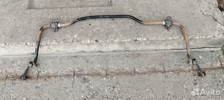 Задний стабилизатор toyota avensis ll