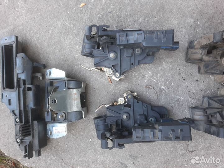 Замок двери Mercedes w163ML