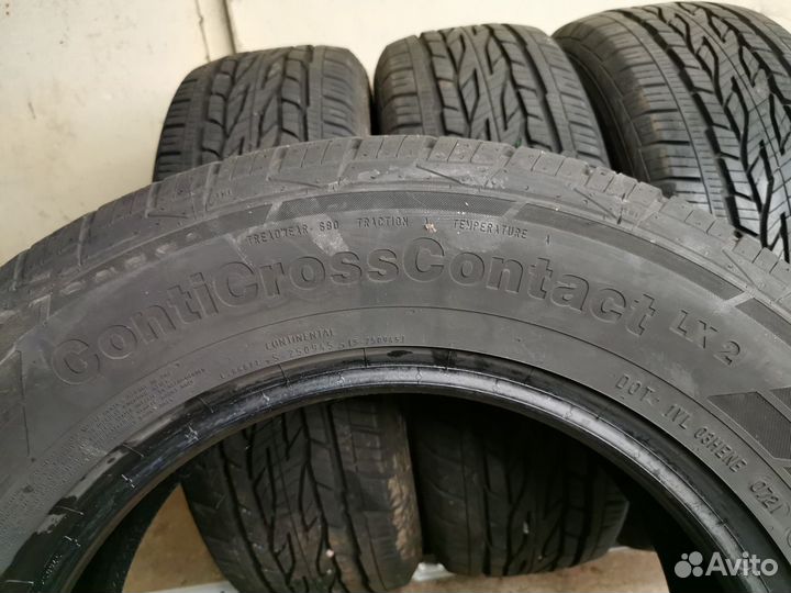 Continental ContiCrossContact LX2 215/65 R16