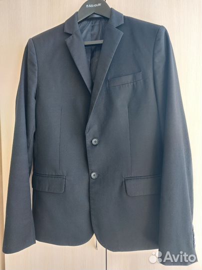 Жилетка для мальчика новый и школьный пиджак