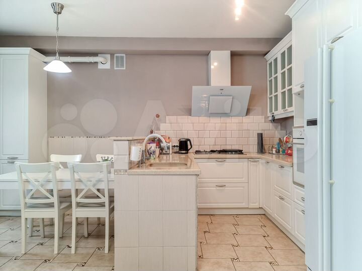 Таунхаус 230 м² на участке 1 сот.