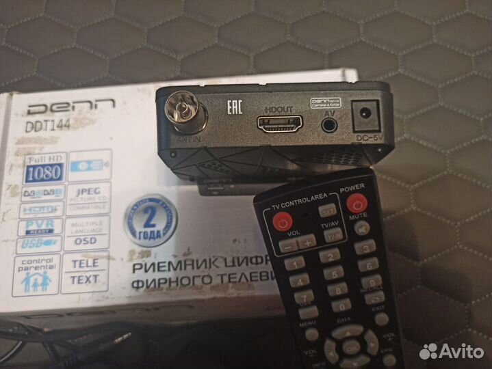 Цифровая приставка denn DDT 144
