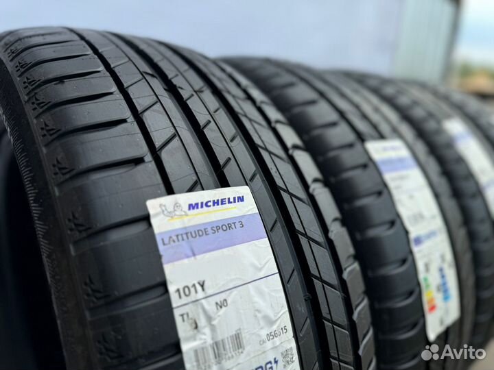 Michelin Latitude Sport 3 ZP 245/45 R20 и 275/40 R20 106W