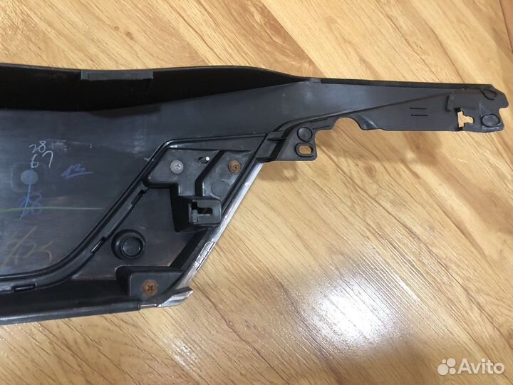 Накладка двери багажника Mitsubishi Outlander