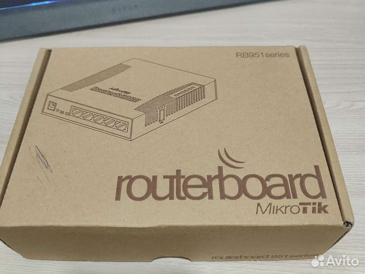 Wi-Fi роутер MikroTik RB951Ui-2HnD