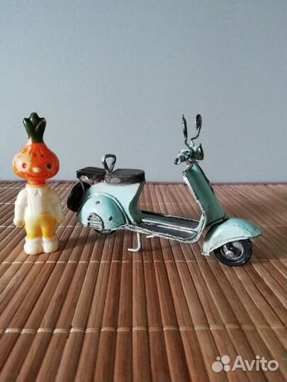 Мотороллер игрушка. СССР. Металл