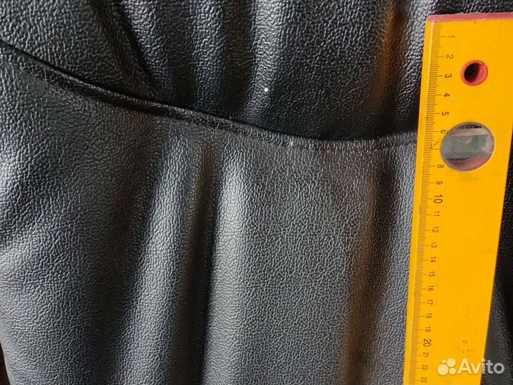 Компьютерное кресло кожзам, всё работает