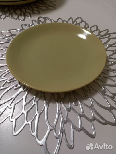 Тарелки IKEA зеленые