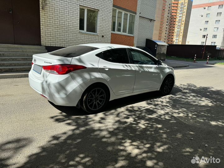 Hyundai Elantra 1.6 AT, 2013, 180 000 км