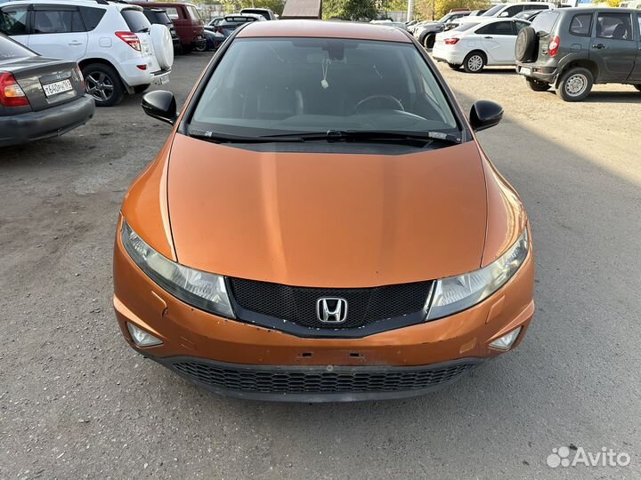 В разборе Honda Civic 5d