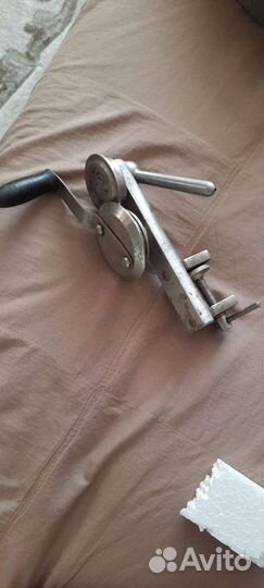 Настольная раскатывающая машинка