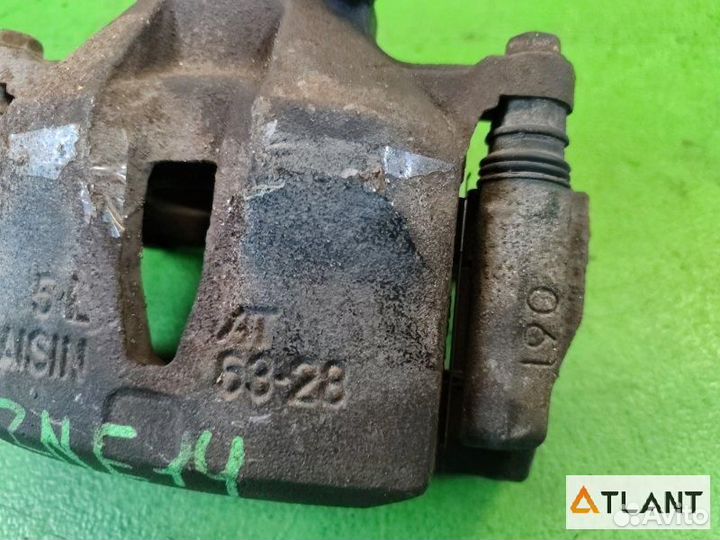 Суппорт передний левый toyota wish