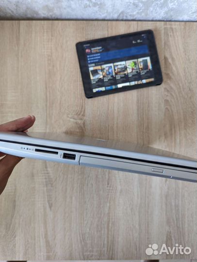 Ноутбук HP 17