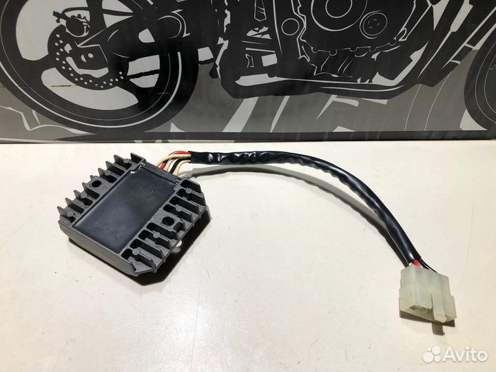 Регулятор напряжения Yamaha FZ 400 Fazer 1997г