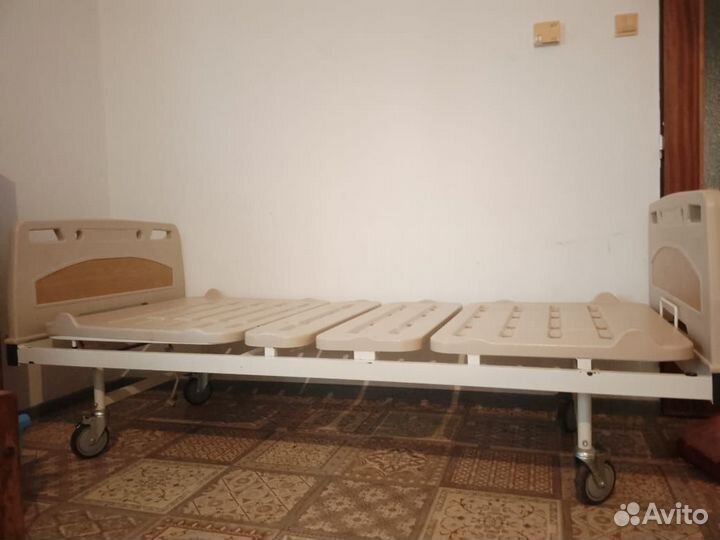 Медицинская кровать в хорошем состоянии