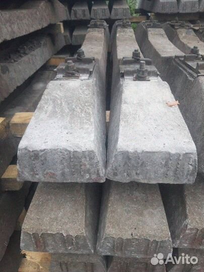 Шпала в сборе с клеммным болтом