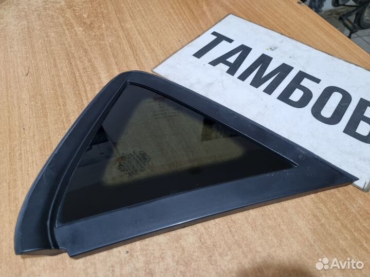 Задняя правая форточка форд фиеста 6 2010 год