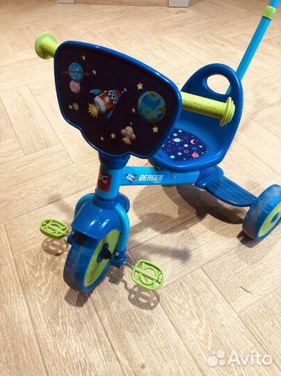 Трехколесный велосипед